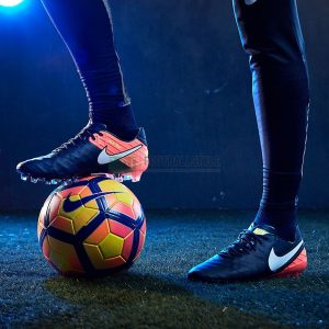 کفش فوتبال اورجینال برند Nike کد 645735454