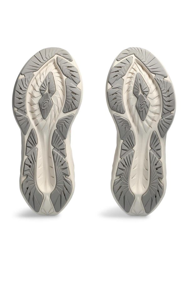 کفش دویدن اورجینال برند Asics مدل Novablast 4 کد 804377725 - Image 6