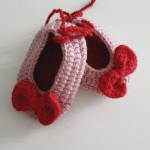 جوراب اورجینال برند Atolye hamarat مدل Handmade baby booties کد 808497912